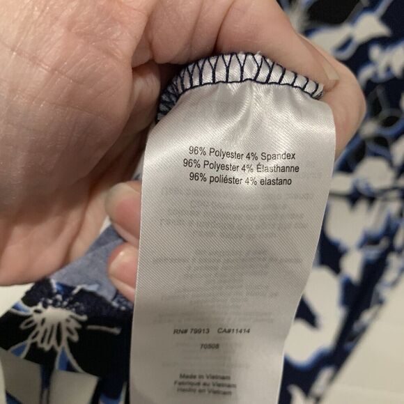 Pea in a Pod | Dress Wrap Floral Navy Knee Length Short Sleeve Maternity- Small - Picture 8 of 9